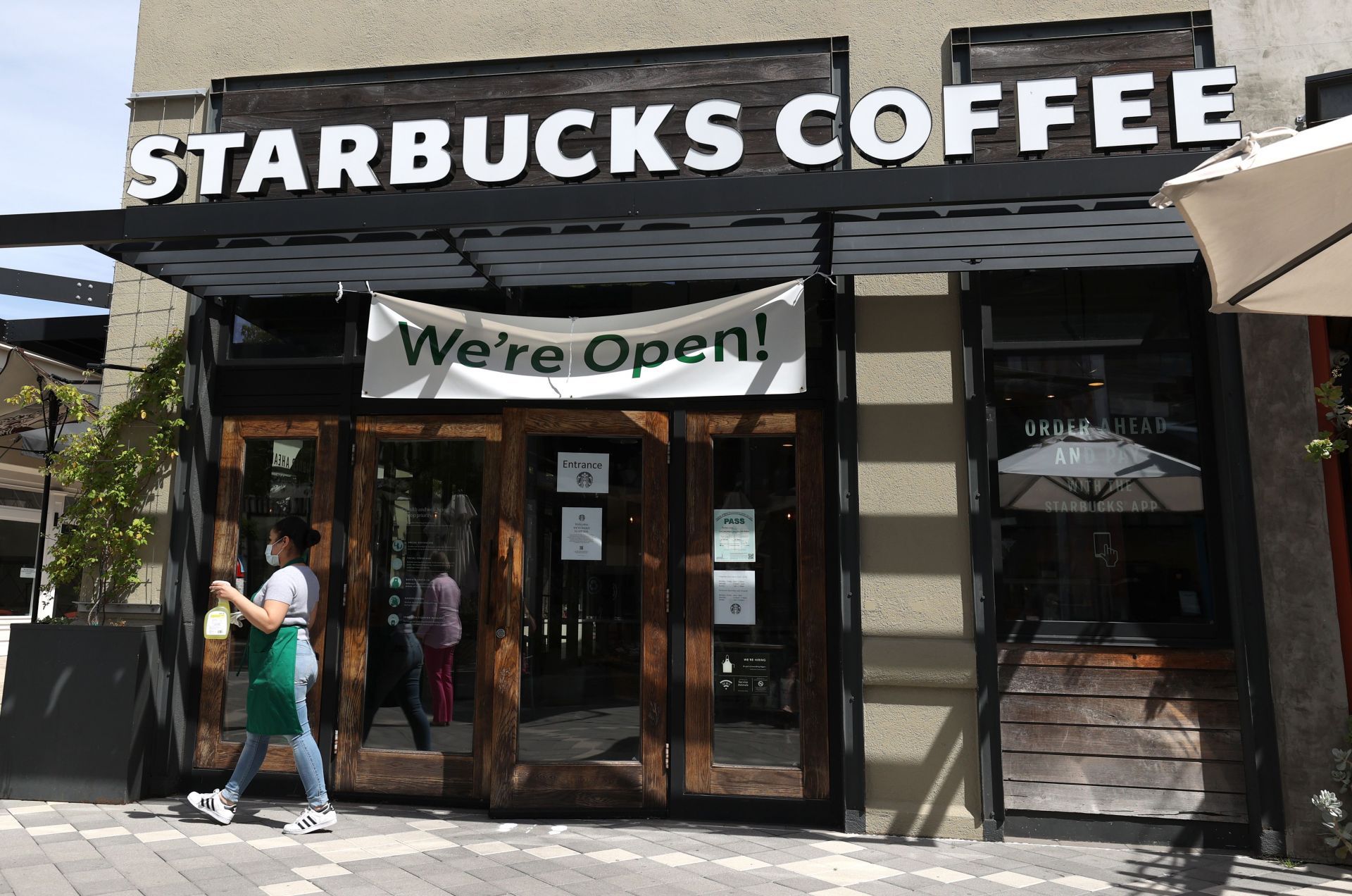 Starbucks Announces Permanent Closure Of Hundreds Of Its Stores - Source: Getty