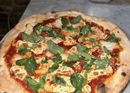 Margarita pizza (Image via Instagram/@giuseppinabrickoven)