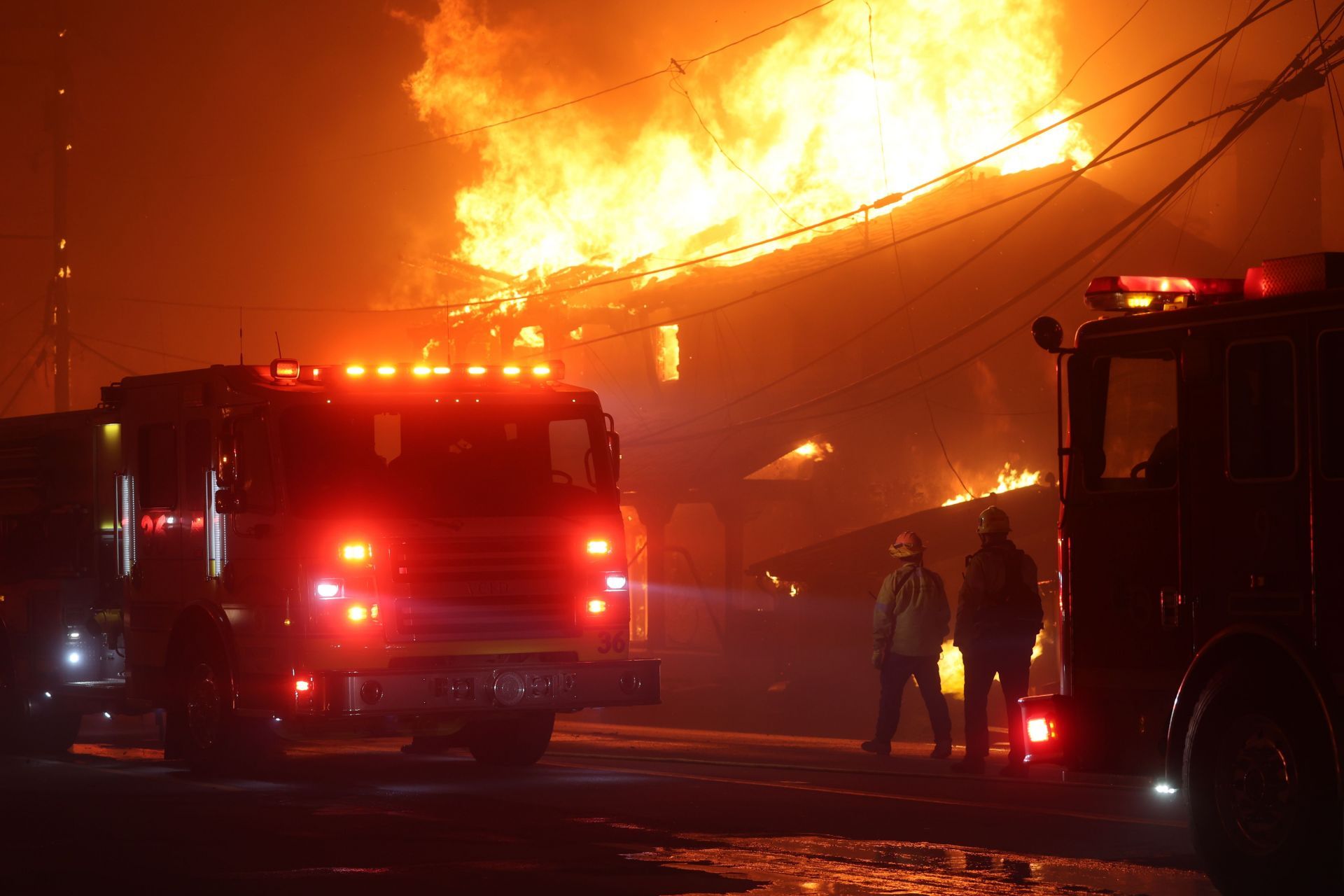 Firefighters continue battling Palisades fire in Los Angeles as flames rage out of control - Source: Getty