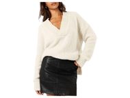 Daacee Oversized Pullover Sweater (Image via Amazon)