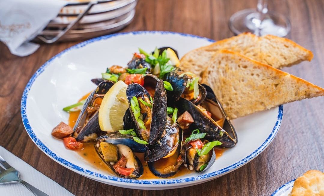 Lowcountry Mussels from Poogan&#039;s Porch. (Image via Instagram/@poogansporchchs)