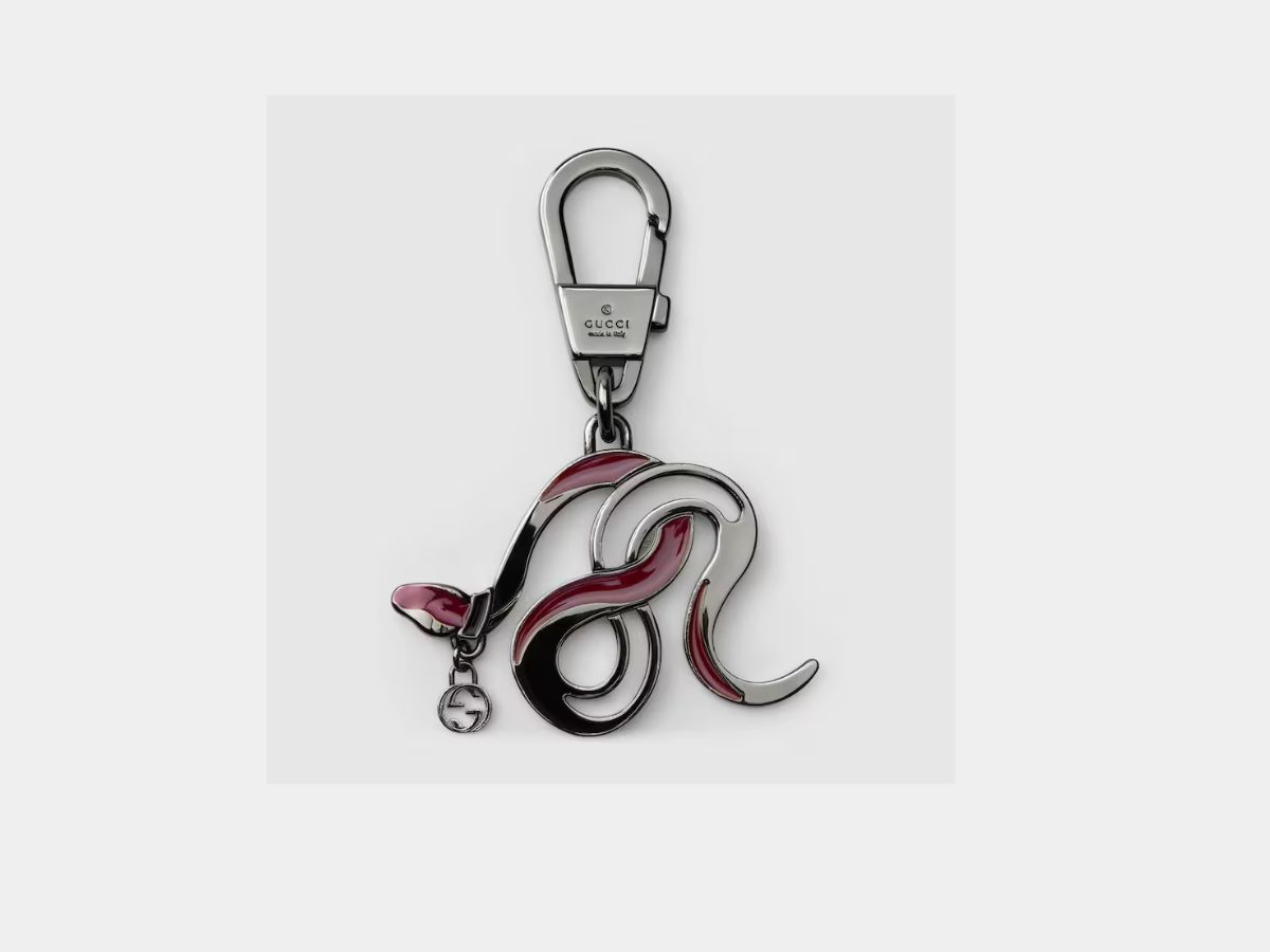 Gucci&rsquo;s Silver-Toned Snake Keyring (Image via Gucci)