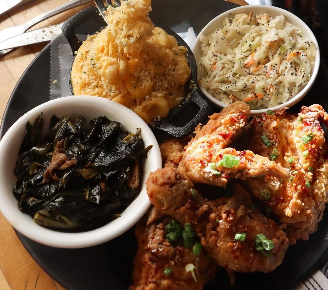 Fried Chicken served in Pinewood socials (Image via Instagram/@pinewoodnashville)