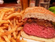 Burger from Minetta Tavern. (Image via Instagram/@minettatavernny)