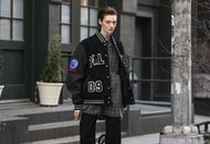 Vintage Plaid (Image via Getty / Daniel Zuchnik)