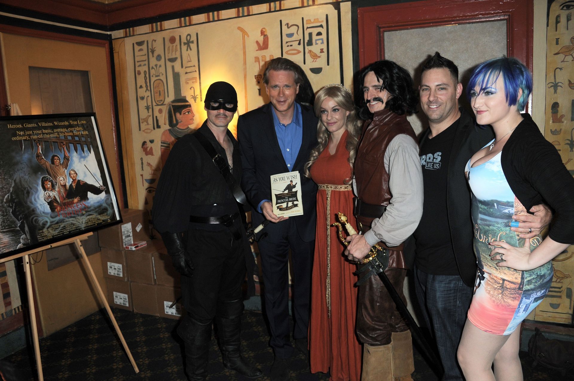 Cary Elwes Vista Theater Handprint Ceremony - Source: Getty