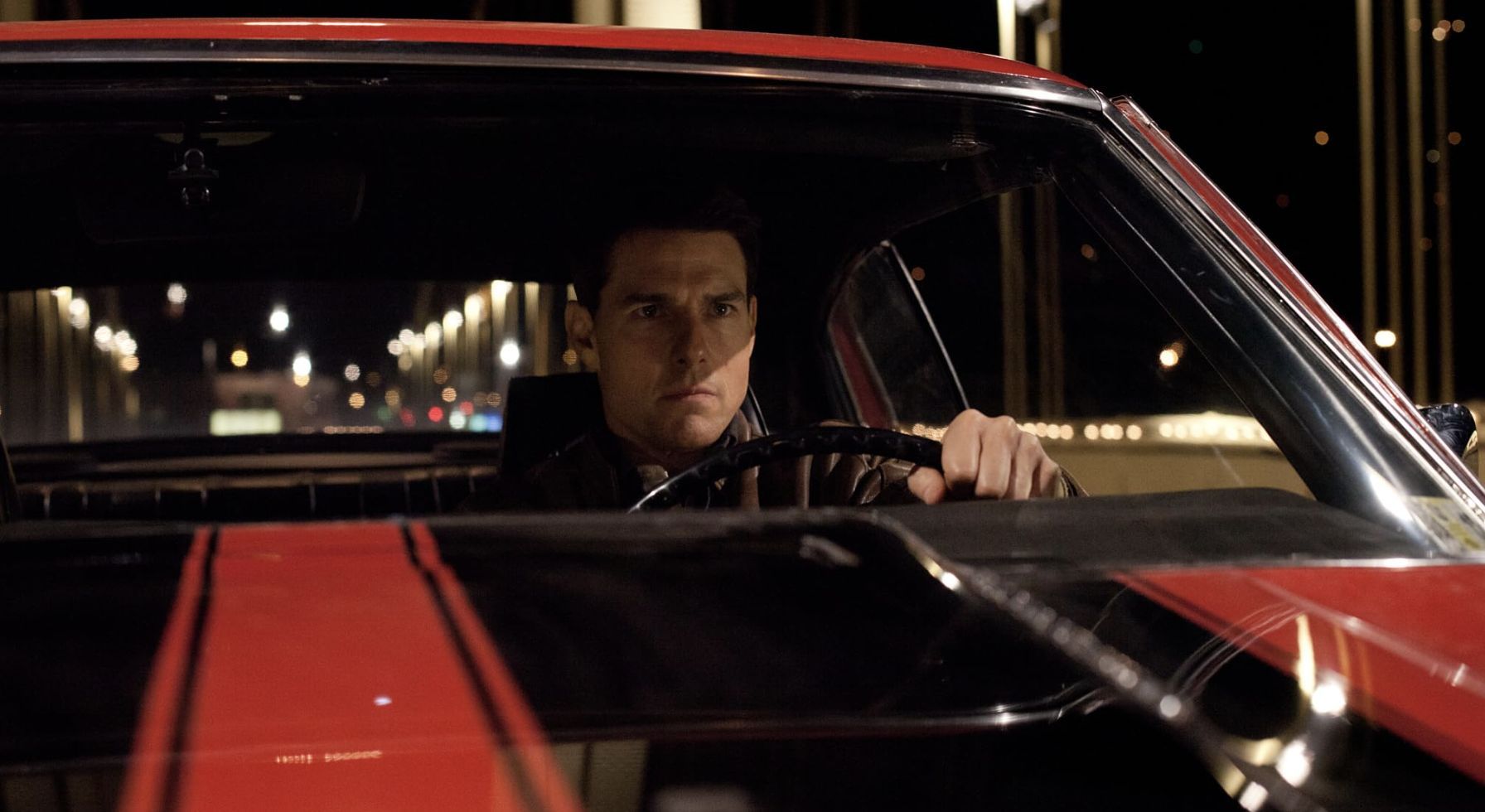 Jack Reacher (Image via Paramount Pictures, Warner Bros.)