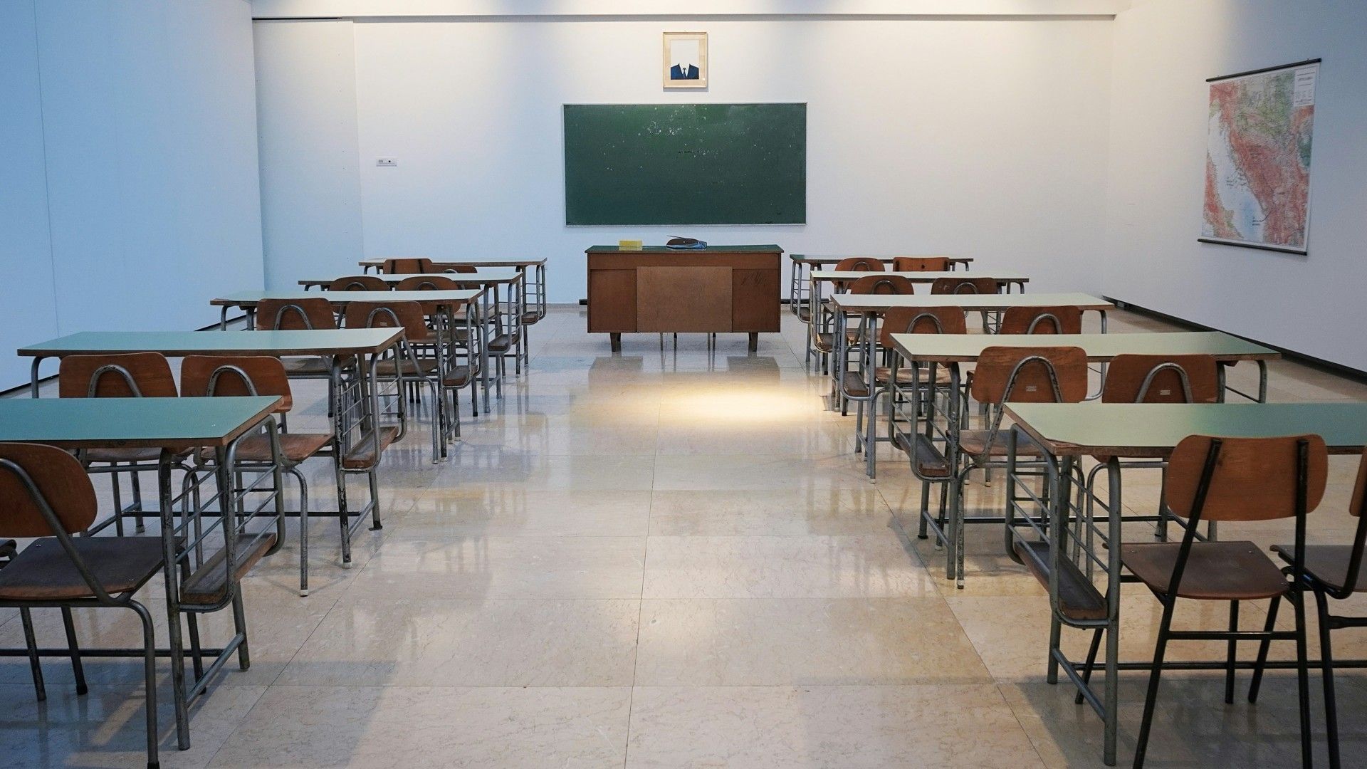 Jackson county school principal Max Petett passes away (Representational image of a classroom via Ivan Aleksic/Unsplash)