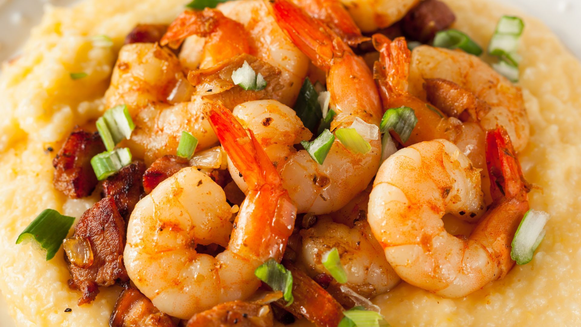 Hawaiian Garlic Shrimp (Image via Canva)