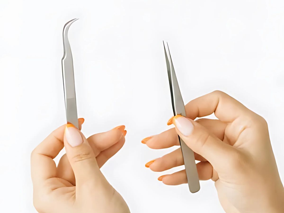 Tweezers for nail art (Image via Pexels)