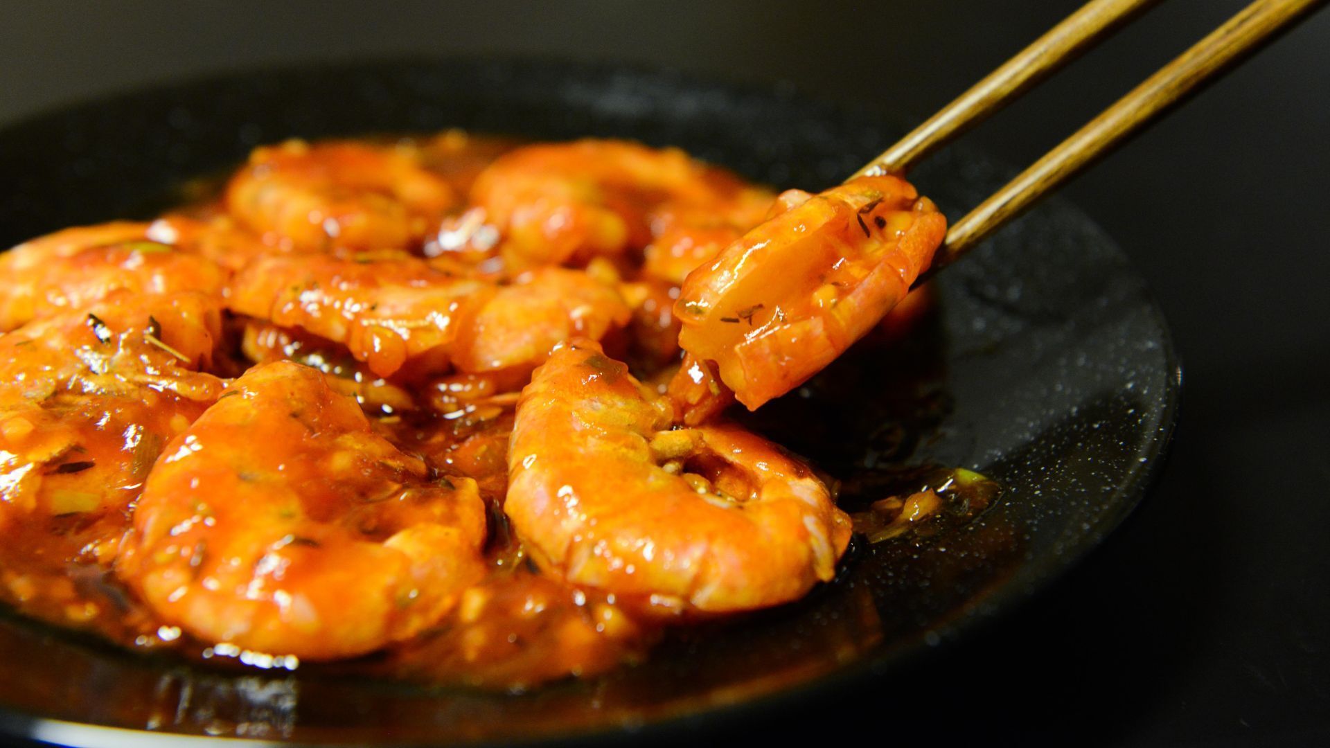 Hawaiian Garlic Shrimp - Source: Canva