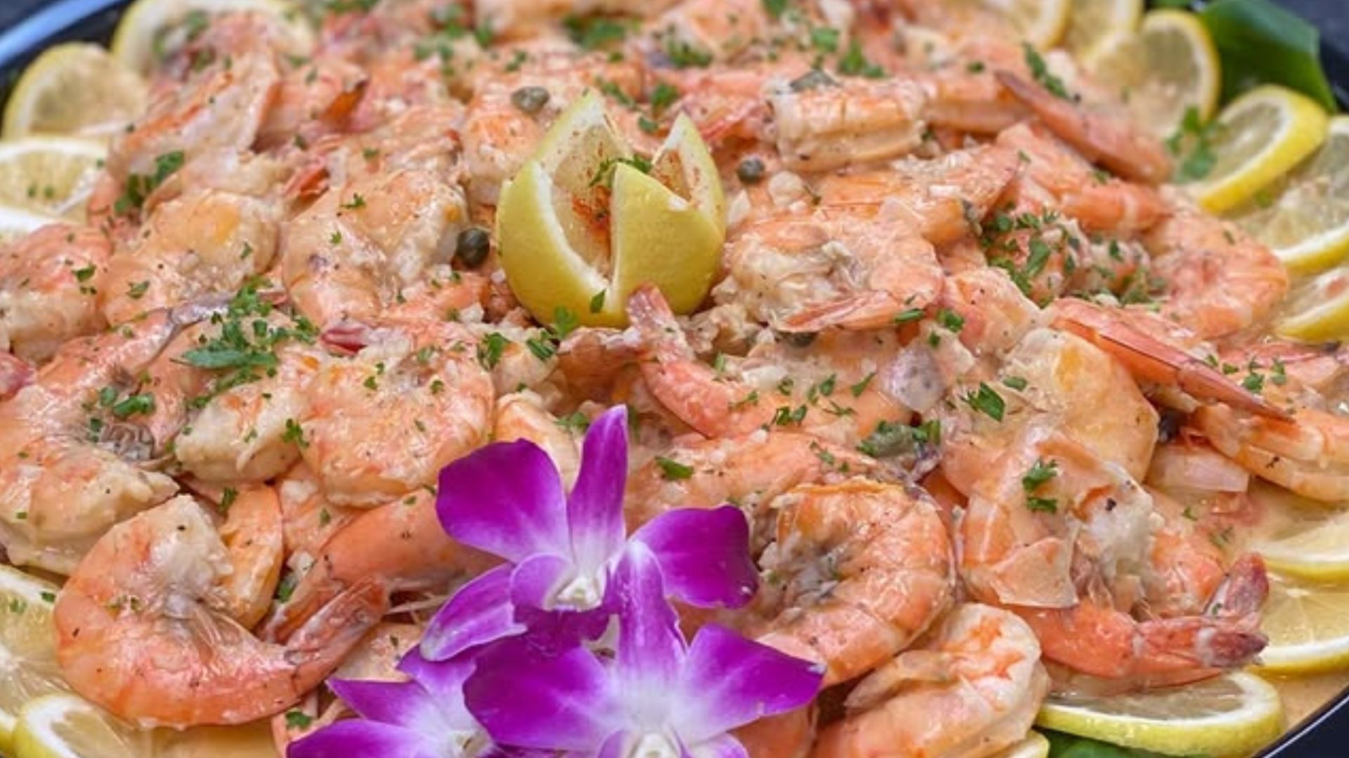 Blue Water Shrimp &amp; Seafood (Image via Instagram/@bluewatershrimp_hi)