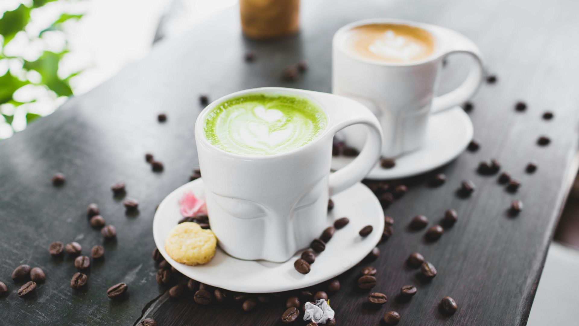 Matcha vs. Coffee: Which has more caffeine? (Image via pexels/@ROMAN ODINTSOV)