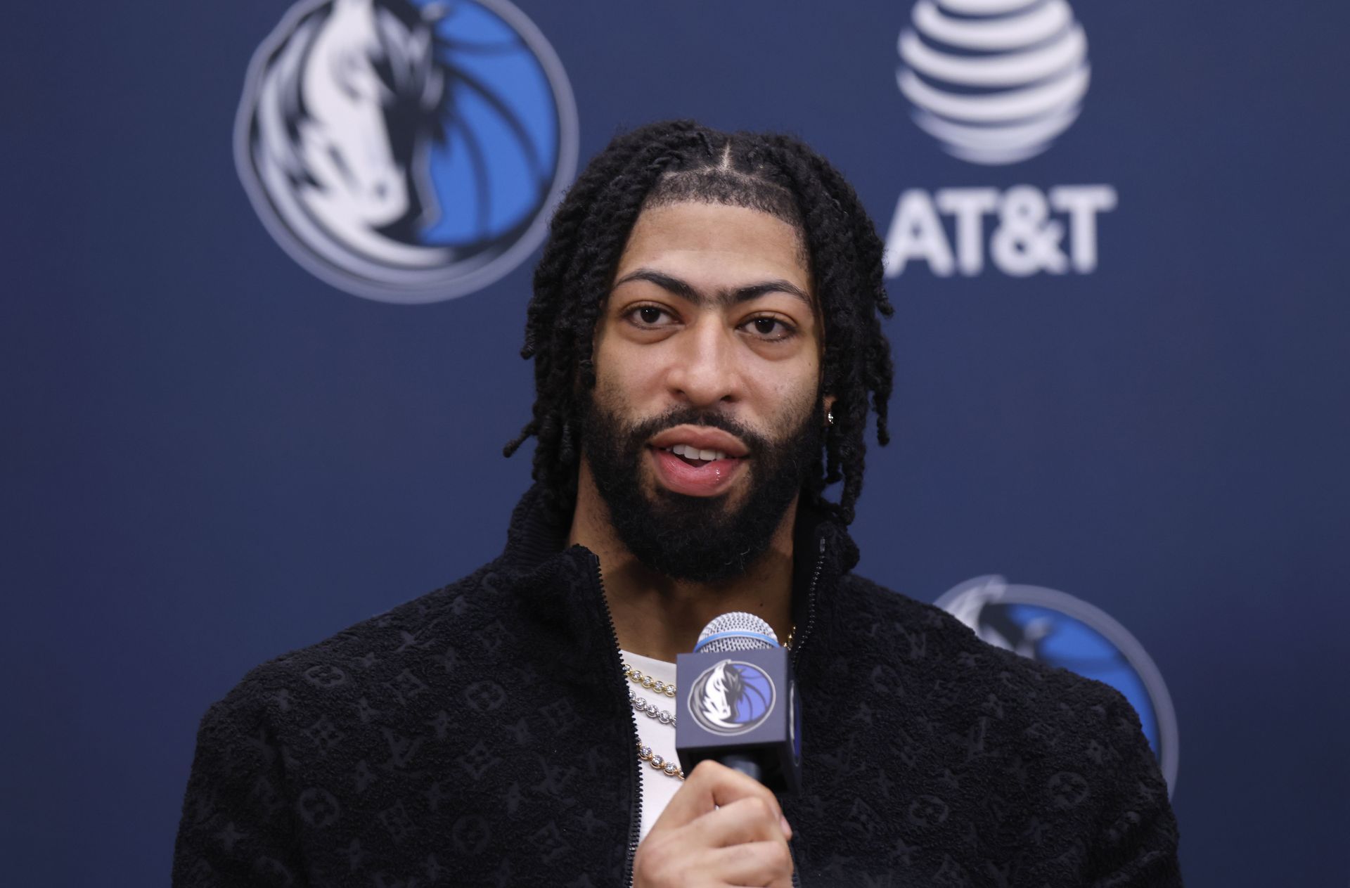 Dallas Mavericks Introduce Anthony Davis, Max Christie &amp; Caleb Martin - Source: Getty