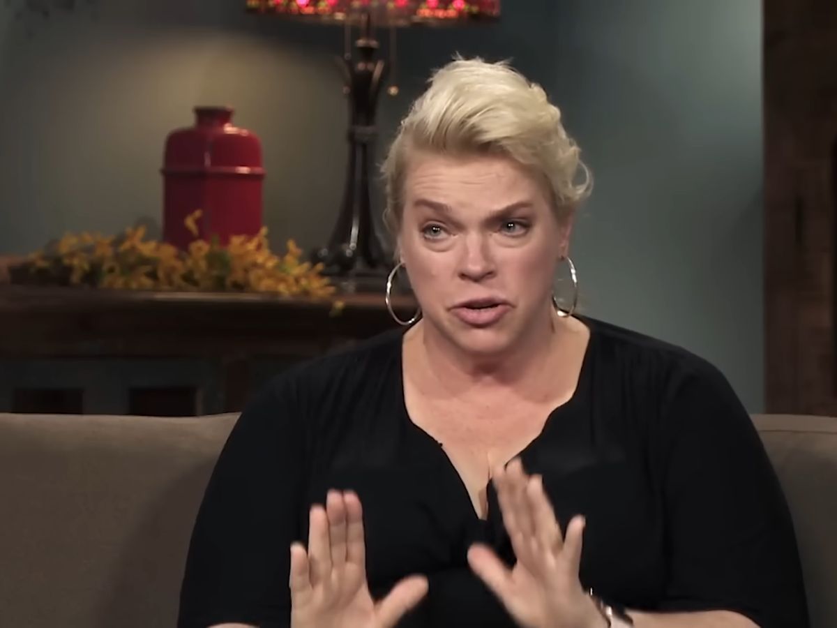 Janelle Brown from Sister Wives. Image via Youtube/ @tlc uk
