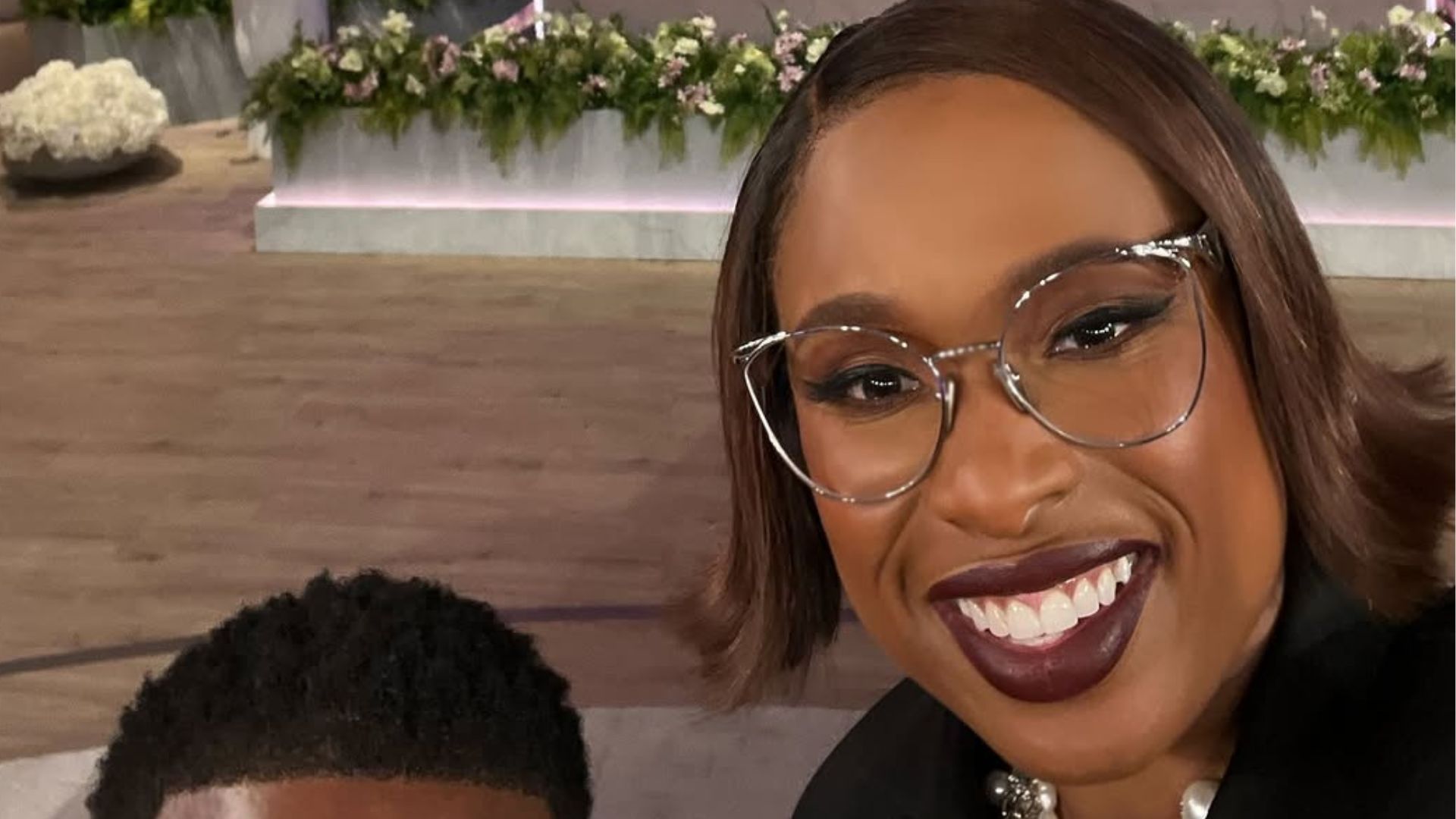 Jennifer Hudson announces Kevin Hart as special guest, seemingly making fun of height, Jenniffer Hudson Show