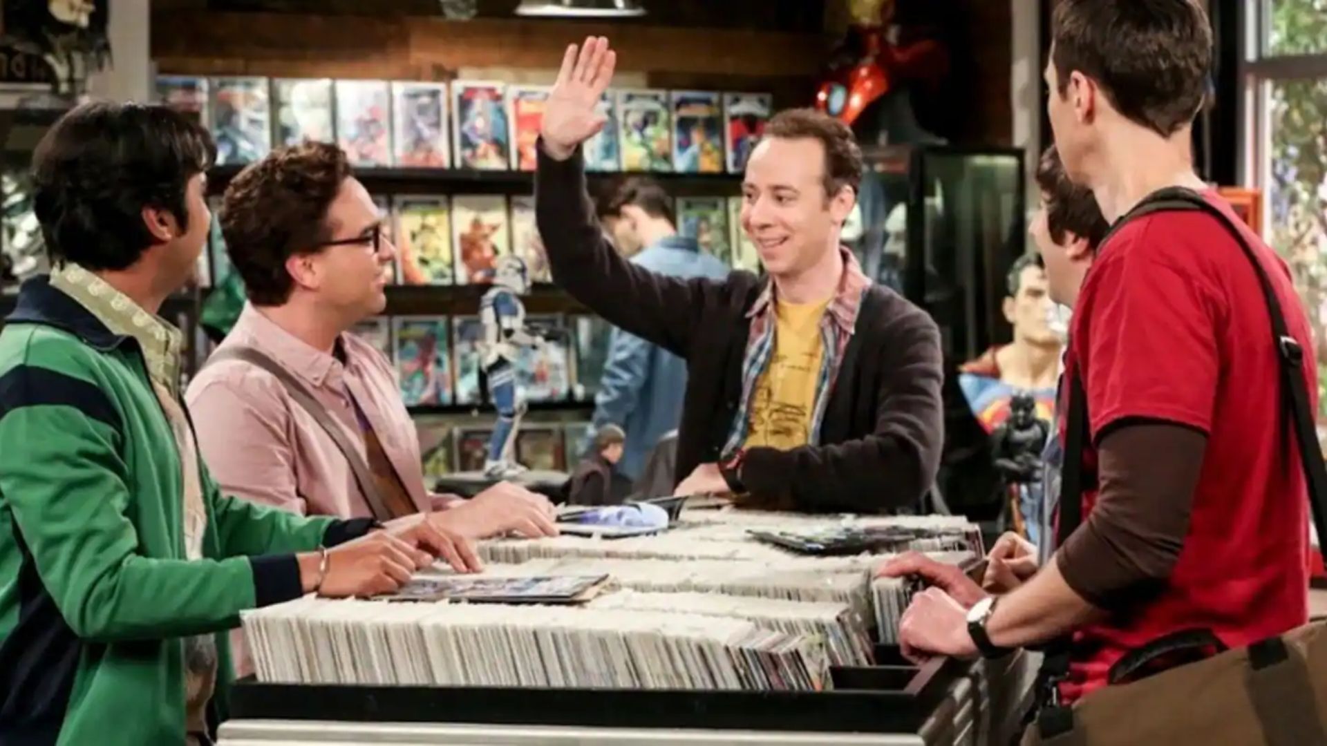 Stuart with the boys in The Big Bang Theory / Source: Netflix