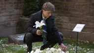 General Hospital's Danny visiting Sam's grave | Image: ABC
