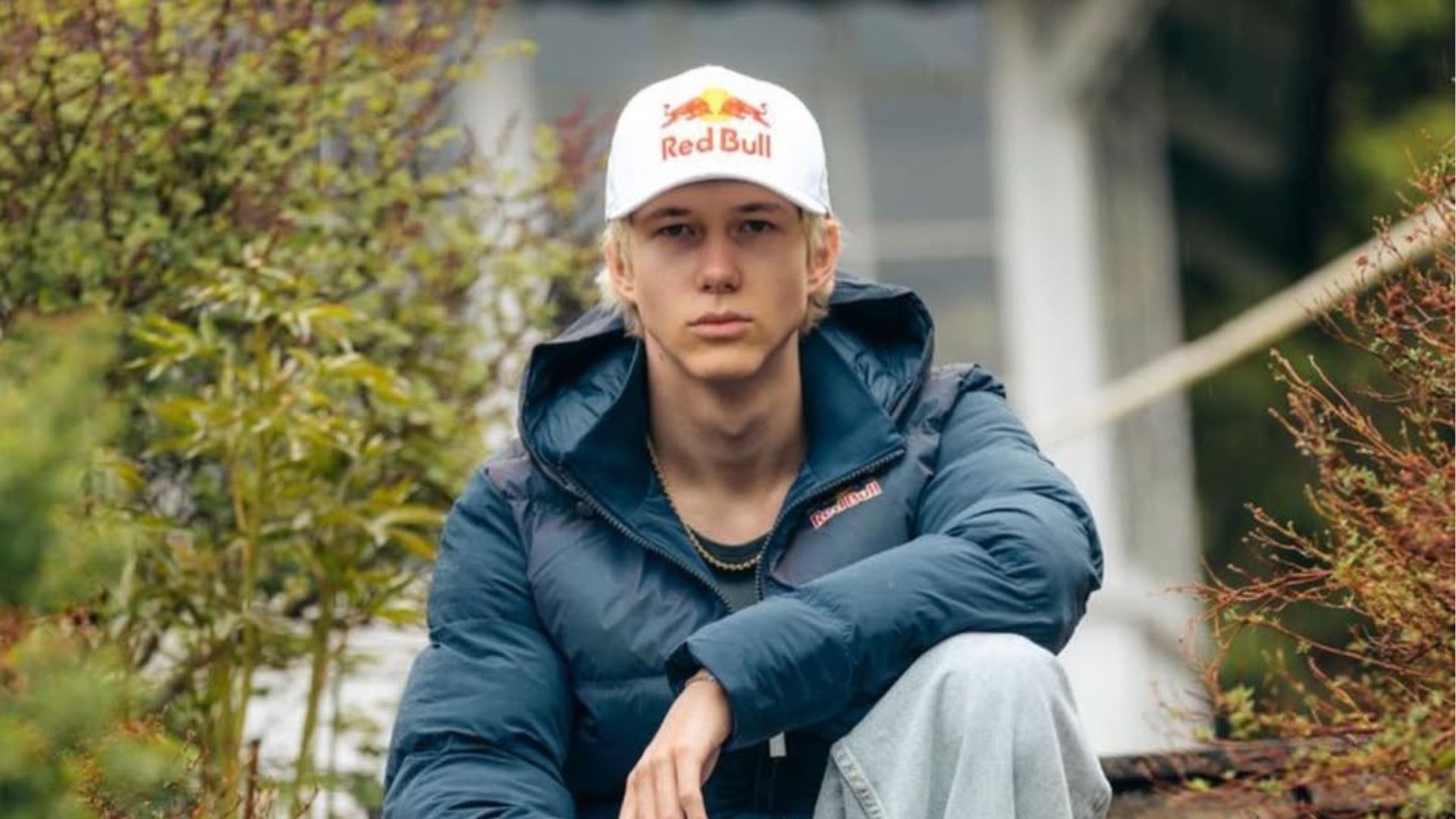 Mr. Savage gets a Guinness World Record for a Fortnite elimination with his monitor 1 km away, Red Bull