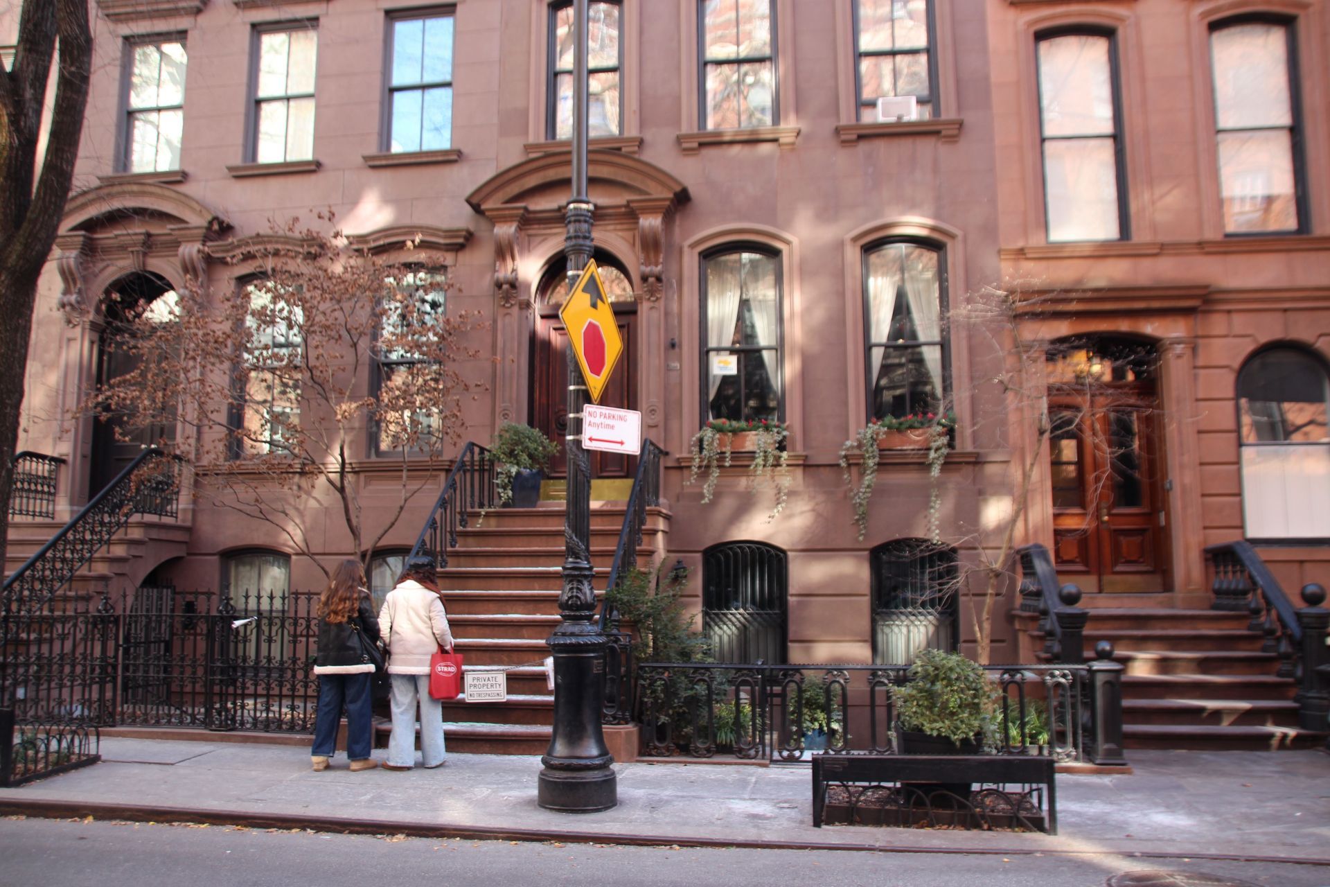 New York &quot;Sex and the City&quot; house receives gate - Source: Getty