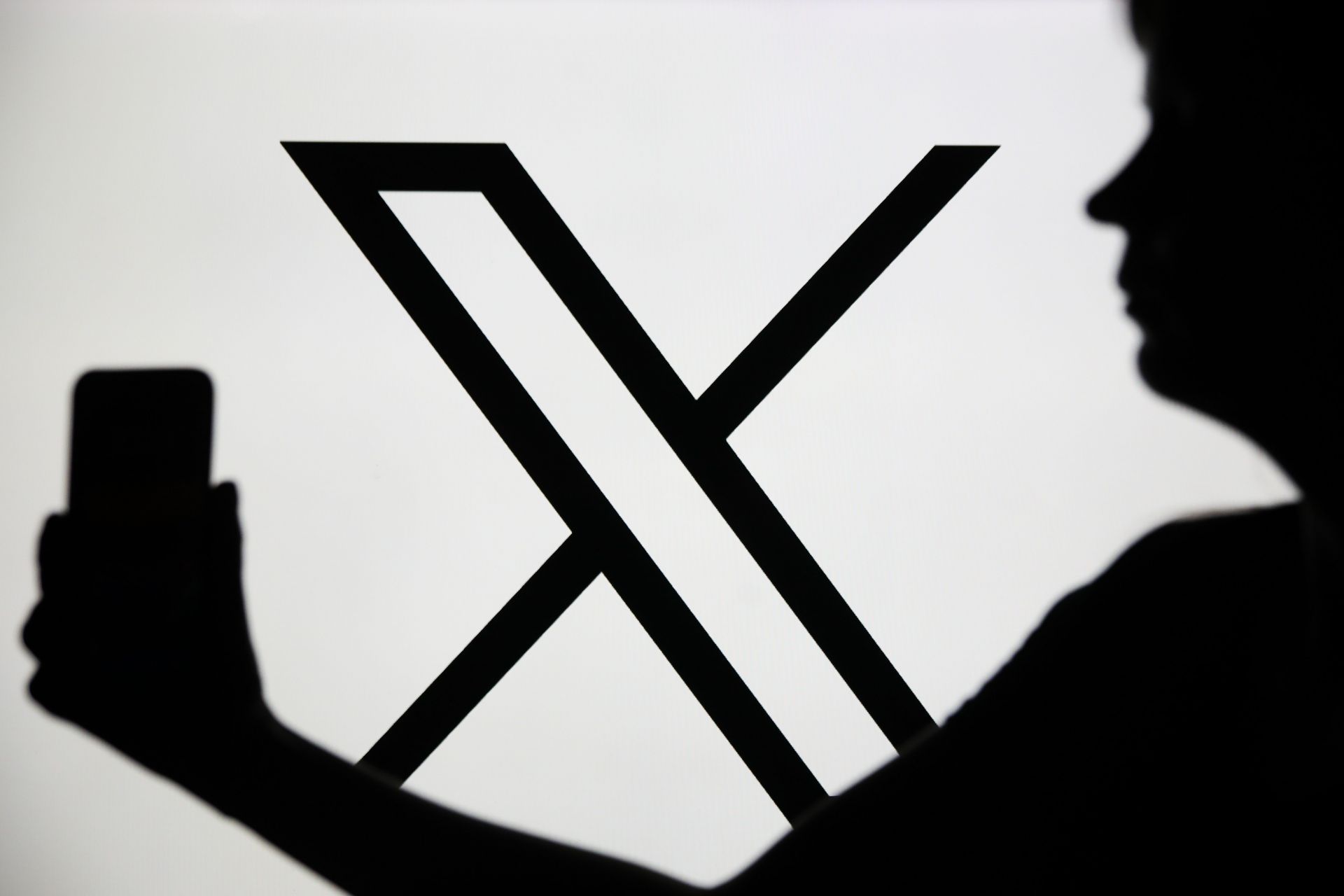 Social Media And Messenger Logos - Source: Getty