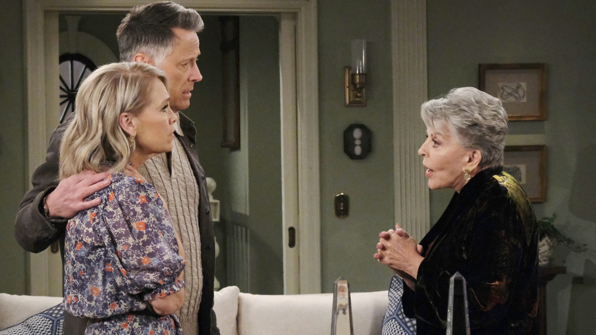 Jack, Jennifer, and Julie together in Days of our Lives&#039; Horton house | Image: JPI