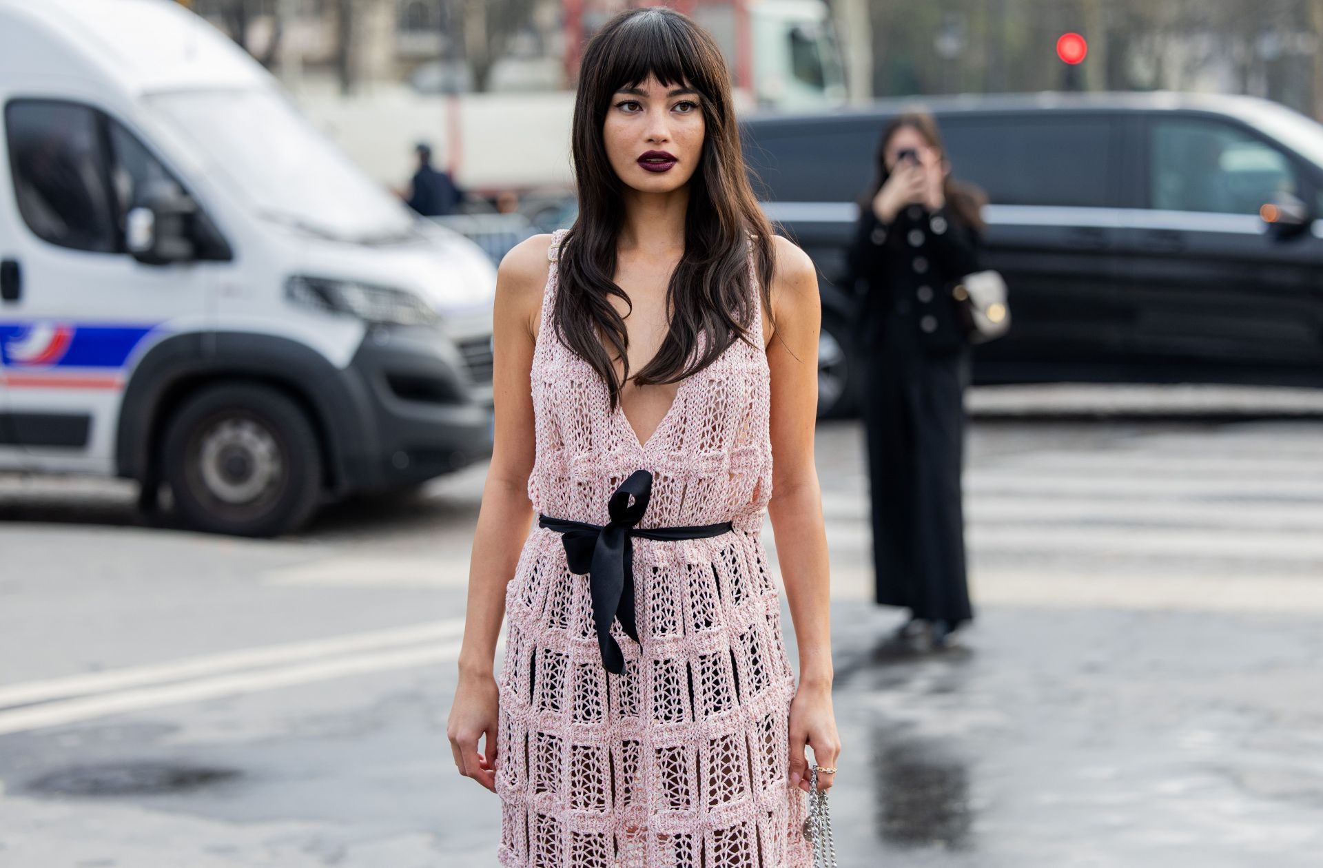 Street Style - Paris Fashion Week - Womenswear Fall/Winter 2025/2026 - Day Nine - Source: Getty
