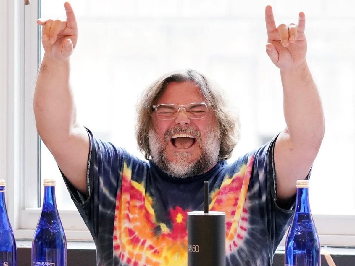 Jack Black during a SNL read-through. Image via Instagram/@nbcsnl