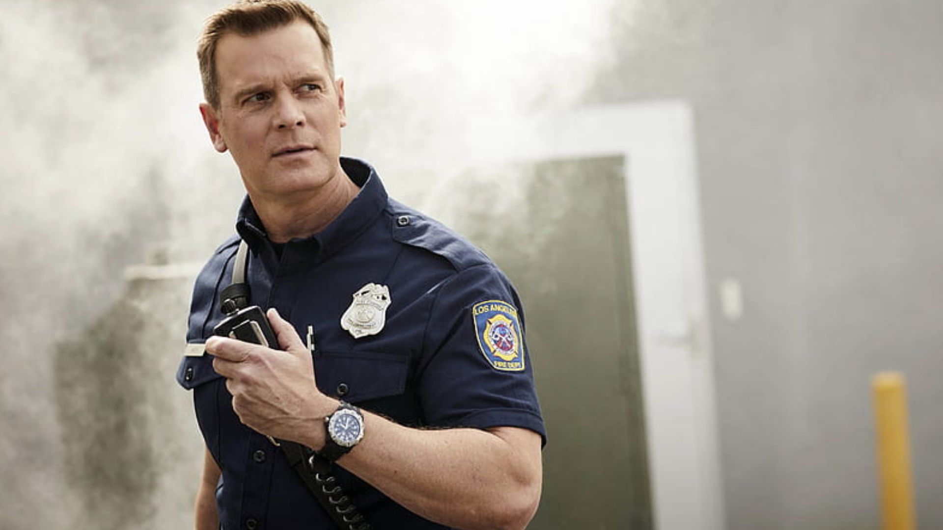 Peter Krause as Bobby Nash in 9-1-1 (Image via ABC)