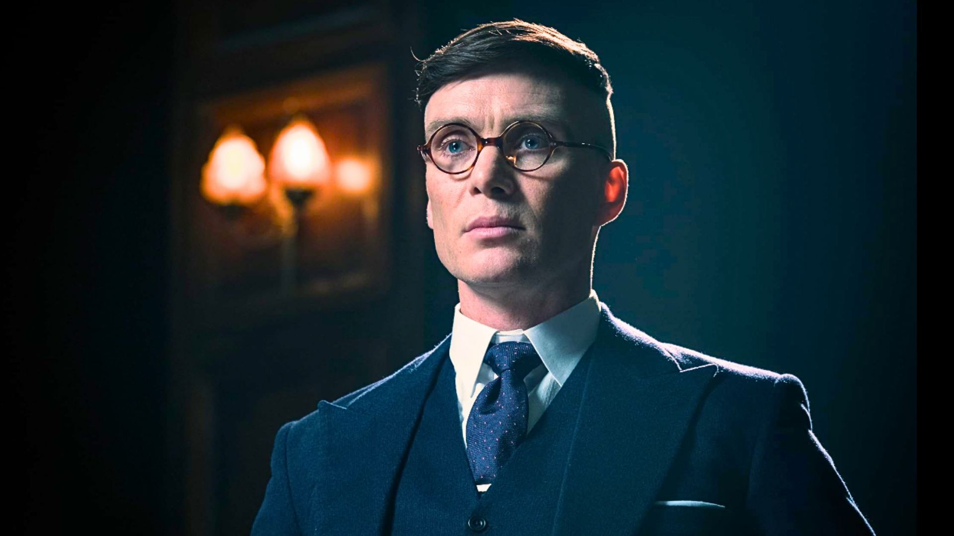 Tommy Shelby in Peaky Blinders (Image via Netflix)