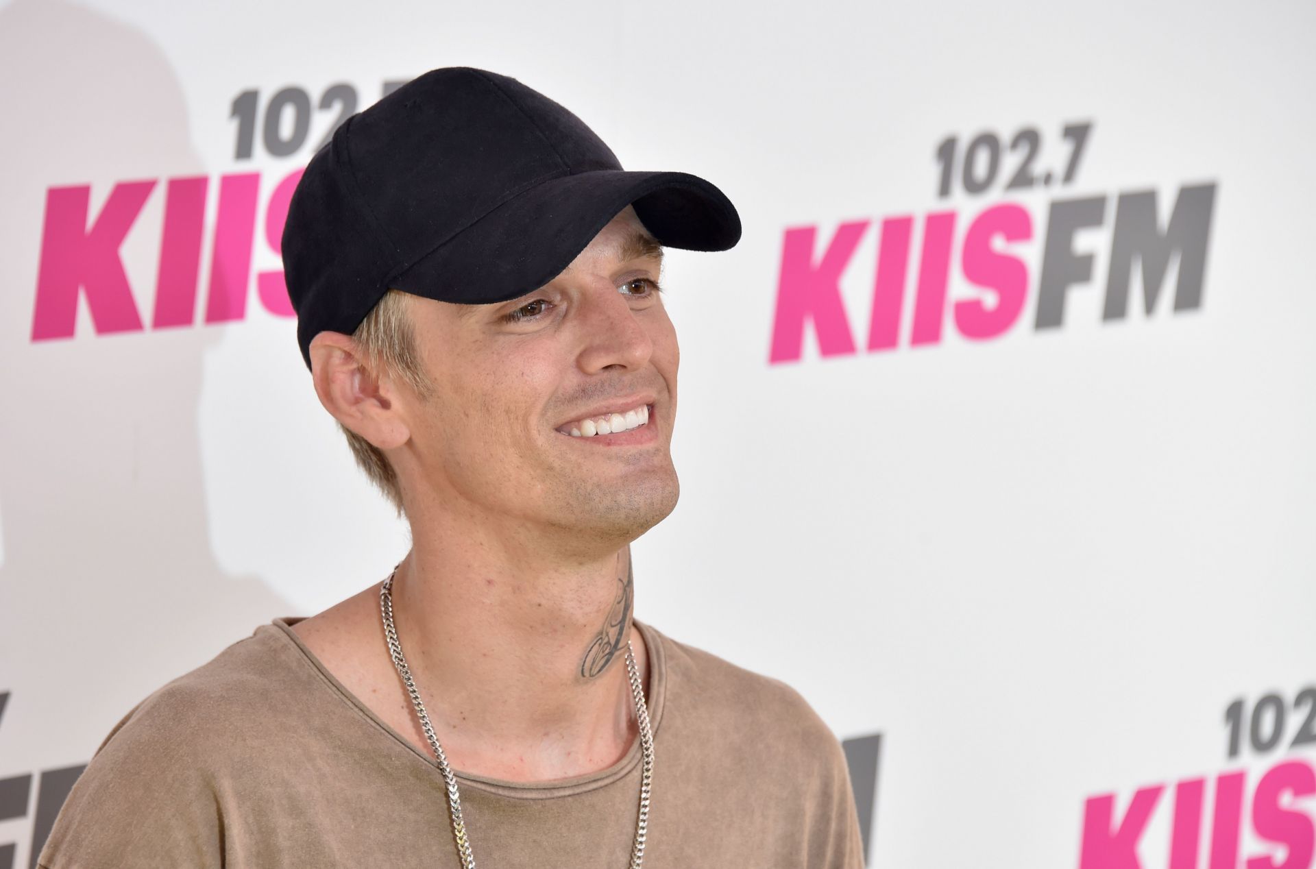 102.7 KIIS FM