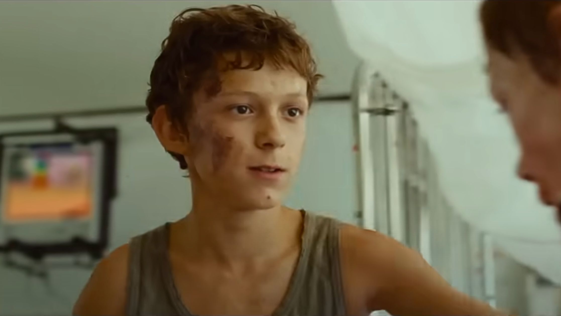 Tom Holland in The Impossible 2012 (Image via YouTube/@RottenTomatoesCOMINGSOON) 