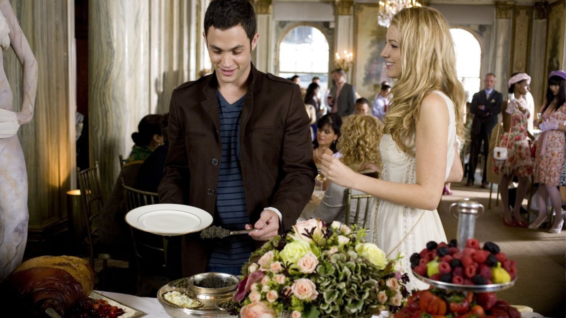 &quot;I always wanted to look older&quot;, says Penn Badgley Gossip Girl hairstyle choice (Image Source - x/gossipgirl)