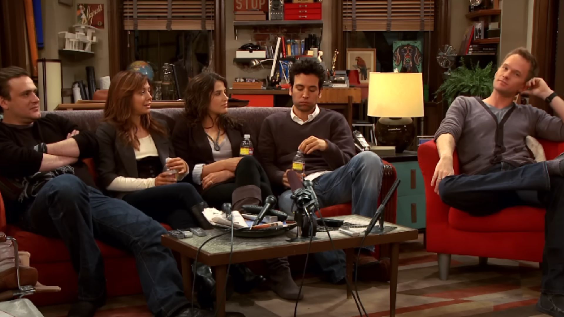 How I Met Your Mother on CBS (image via YouTube/@CBS)