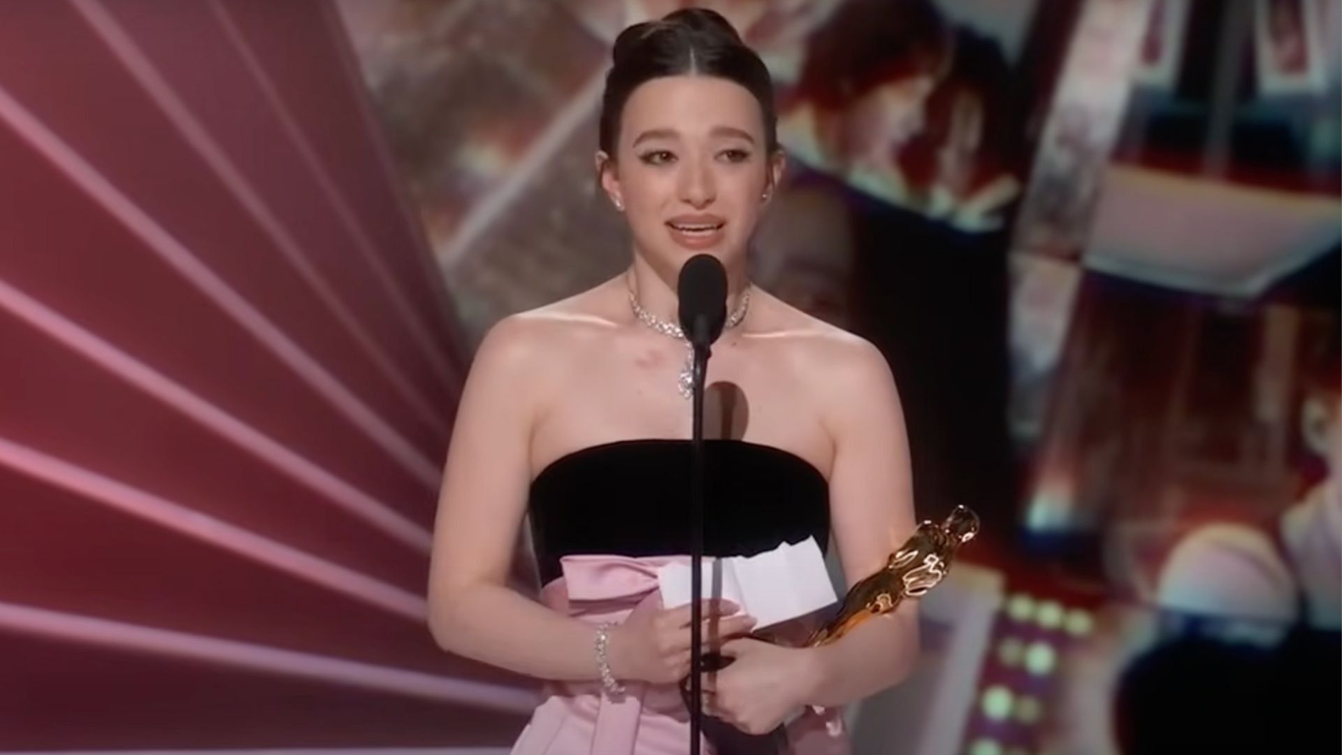  Mikey Madison accepts the award for best actress at Oscars 2025 (Image via YouTube/ABC News)