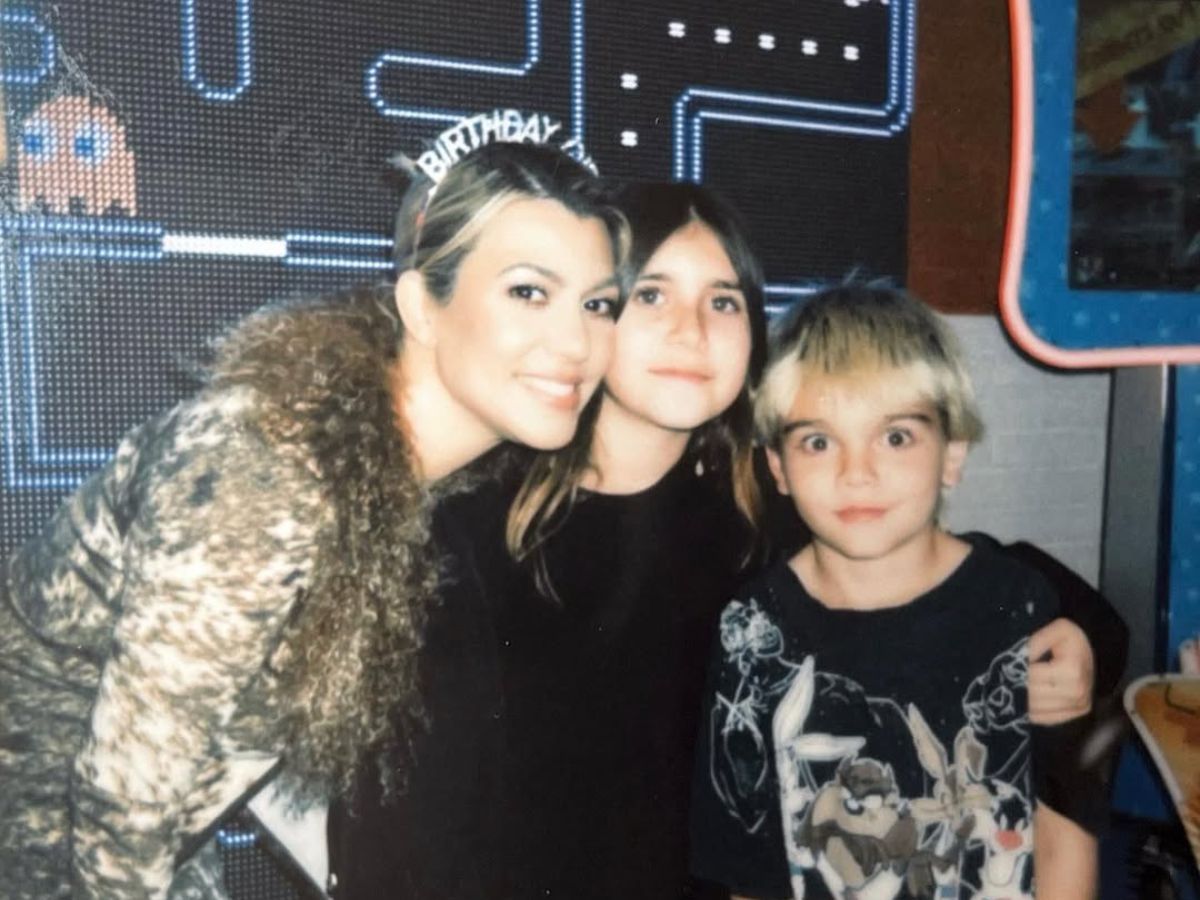 Kourtney, Pehenlope, and Reign at her Birthday Party. Image via Instagram /@kourtneykardash