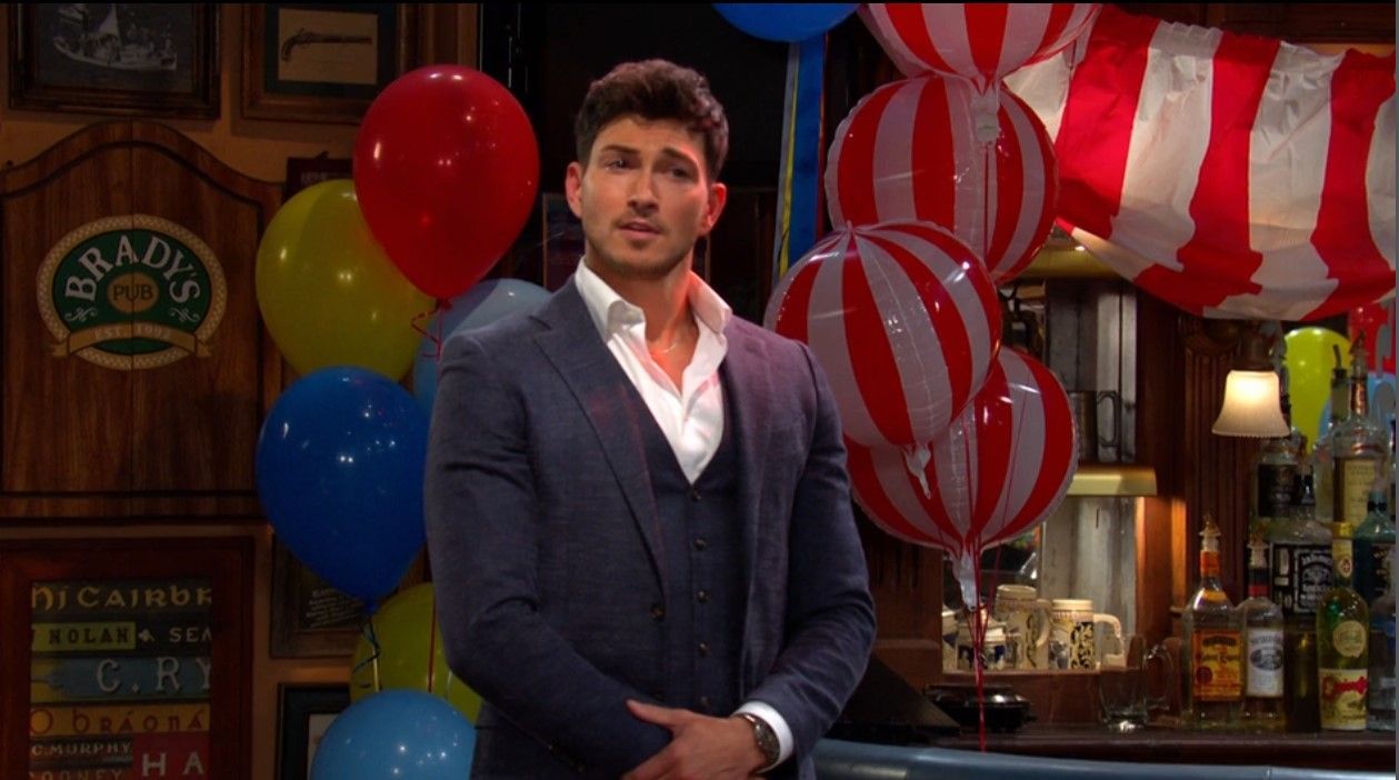 Alex (Robert Scott Wilson) launched a bidding war. \Image: Peacock