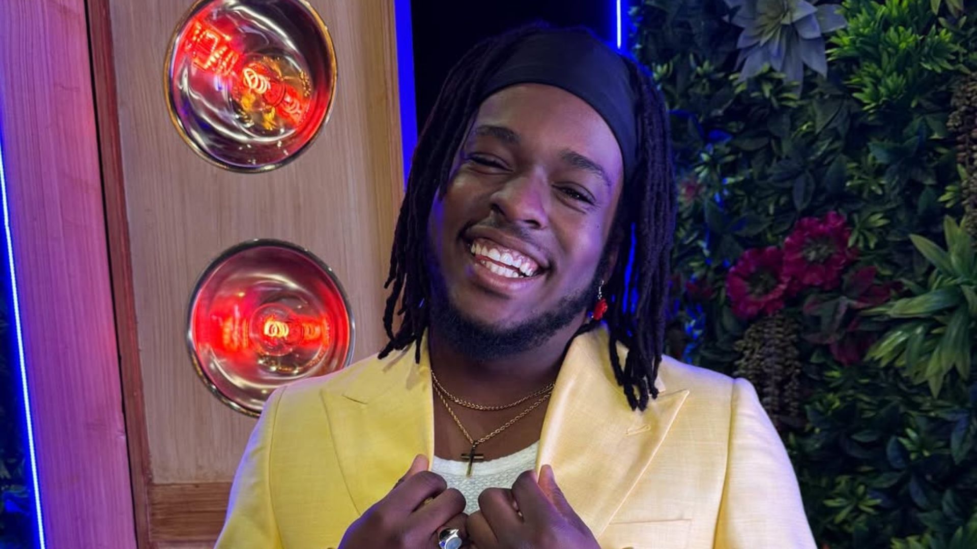 Desmond Robert from American Idol Season 23 | Image via Instagram/ @desmondrobertmusic