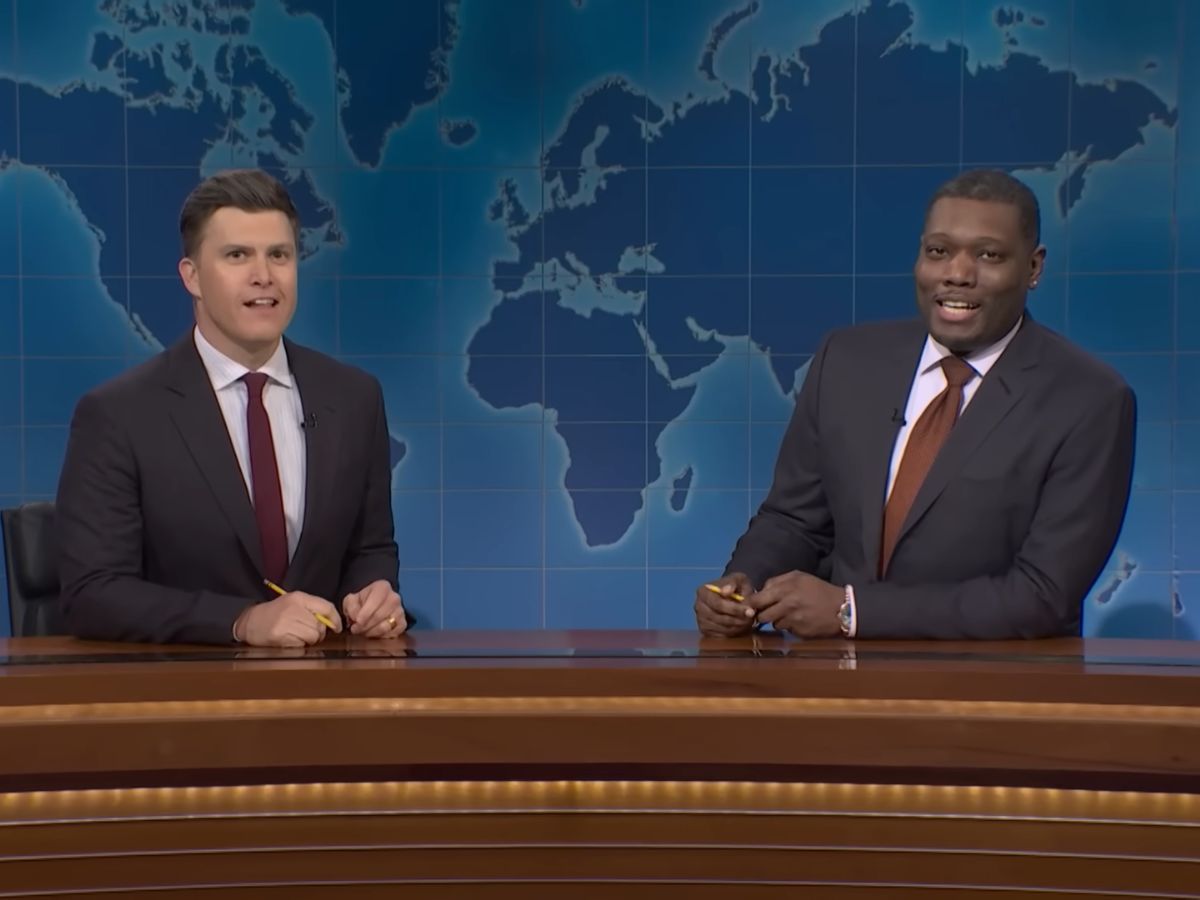 Weekend Update anchors Colin Jost and Michael Che on SNL. Image via Youtube /@Saturday Night Live