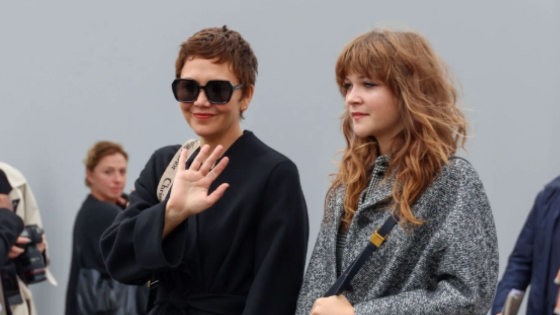 Maggie Gyllenhaal and Ramona Sarsgaard (Image via Getty)