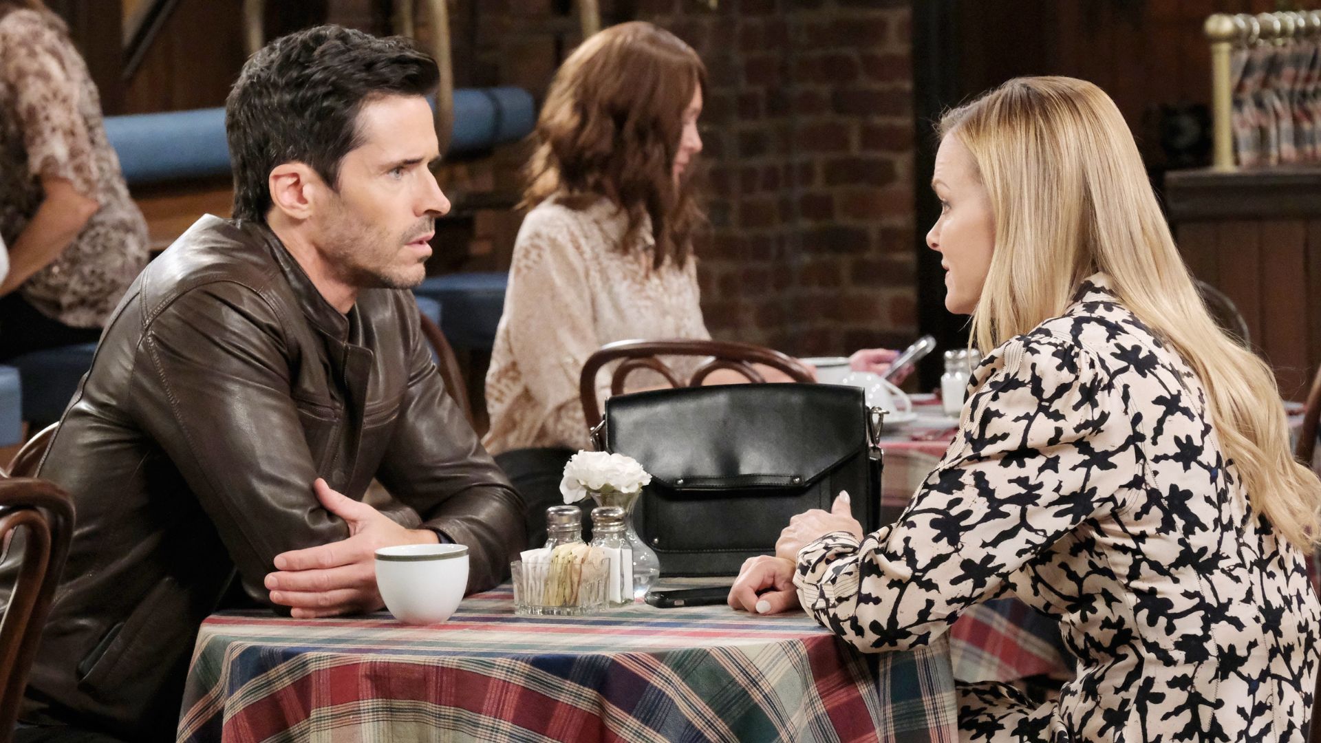 Shawn and Belle have an emotional talk on Days of our Lives | Image: JPI