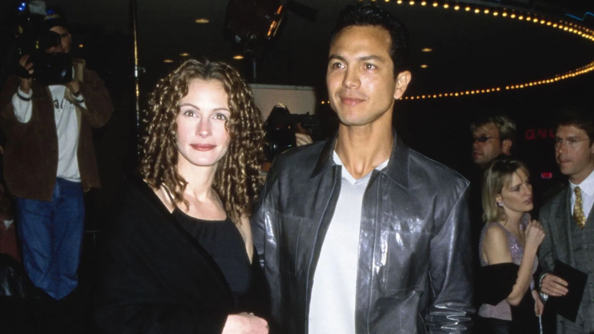 Julia Roberts &amp; Benjamin Bratt - Source: Photo by Vinnie Zuffante/Getty Images