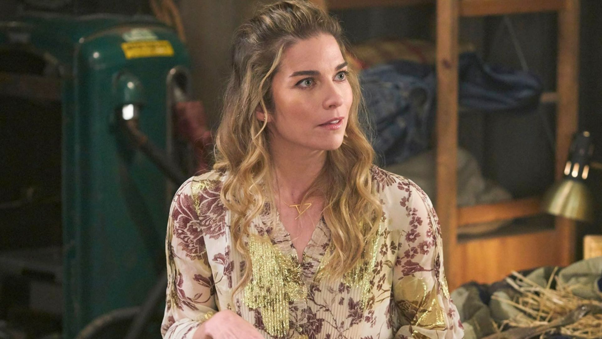  Annie Murphy in Schitt