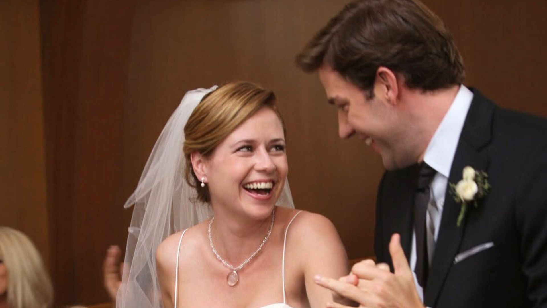 Jenna Fischer and John Krasinski in The Office | Image via Instagram: theoffice