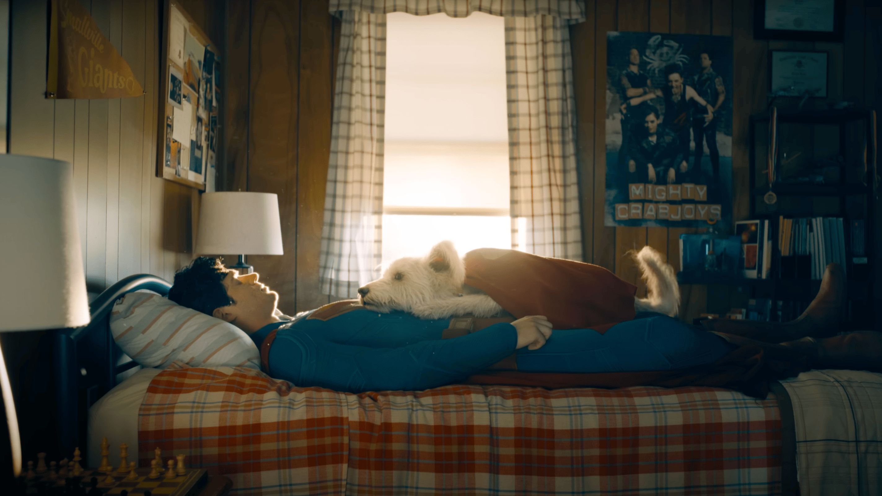 Clark Kent in the trailer (Image via YouTube/DC) 