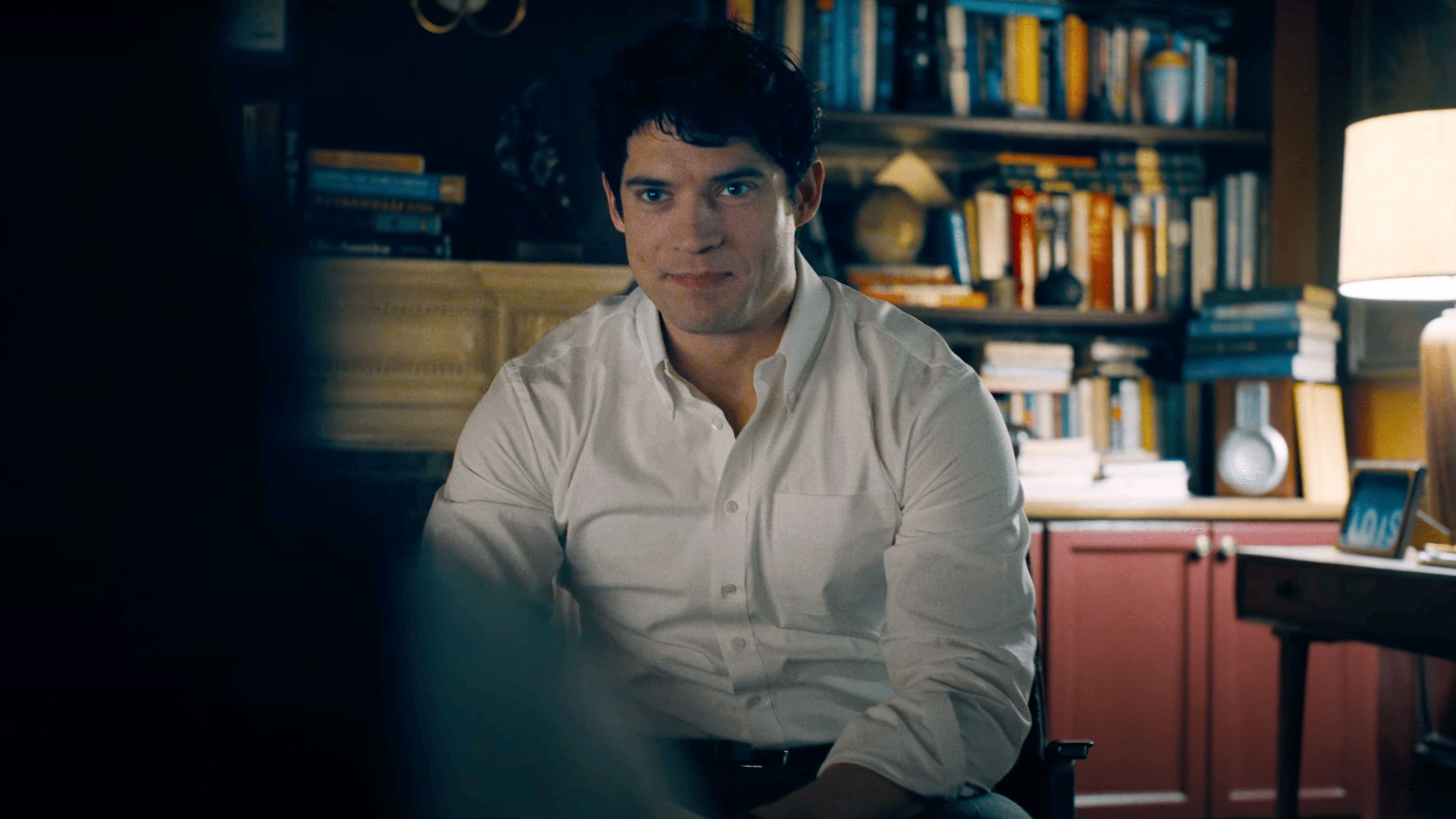 Clark Kent in the Superman trailer (Image via YouTube/DC)