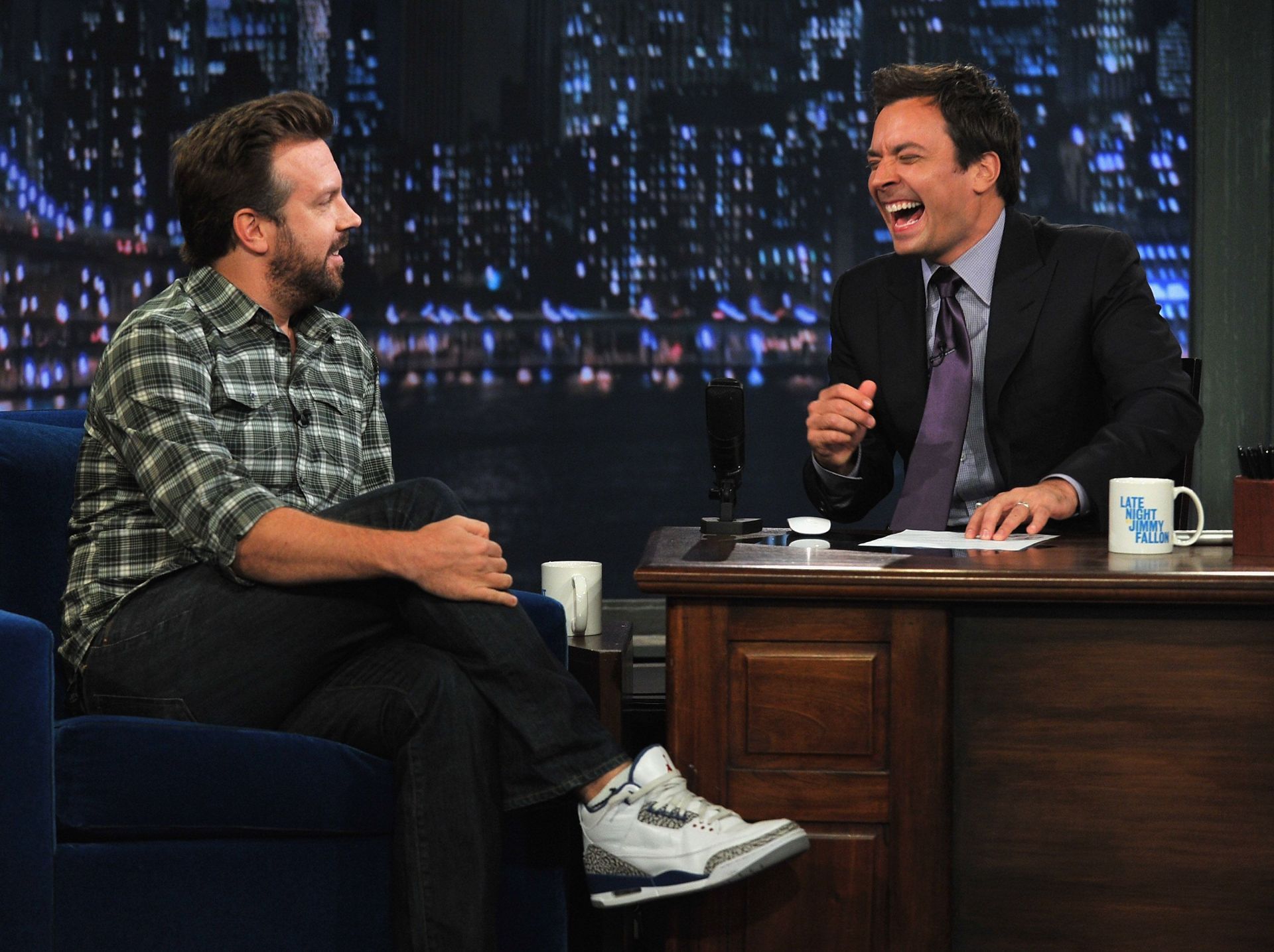 Jason Sudeikis Visits &quot;Late Night With Jimmy Fallon&quot; - Source: Getty
