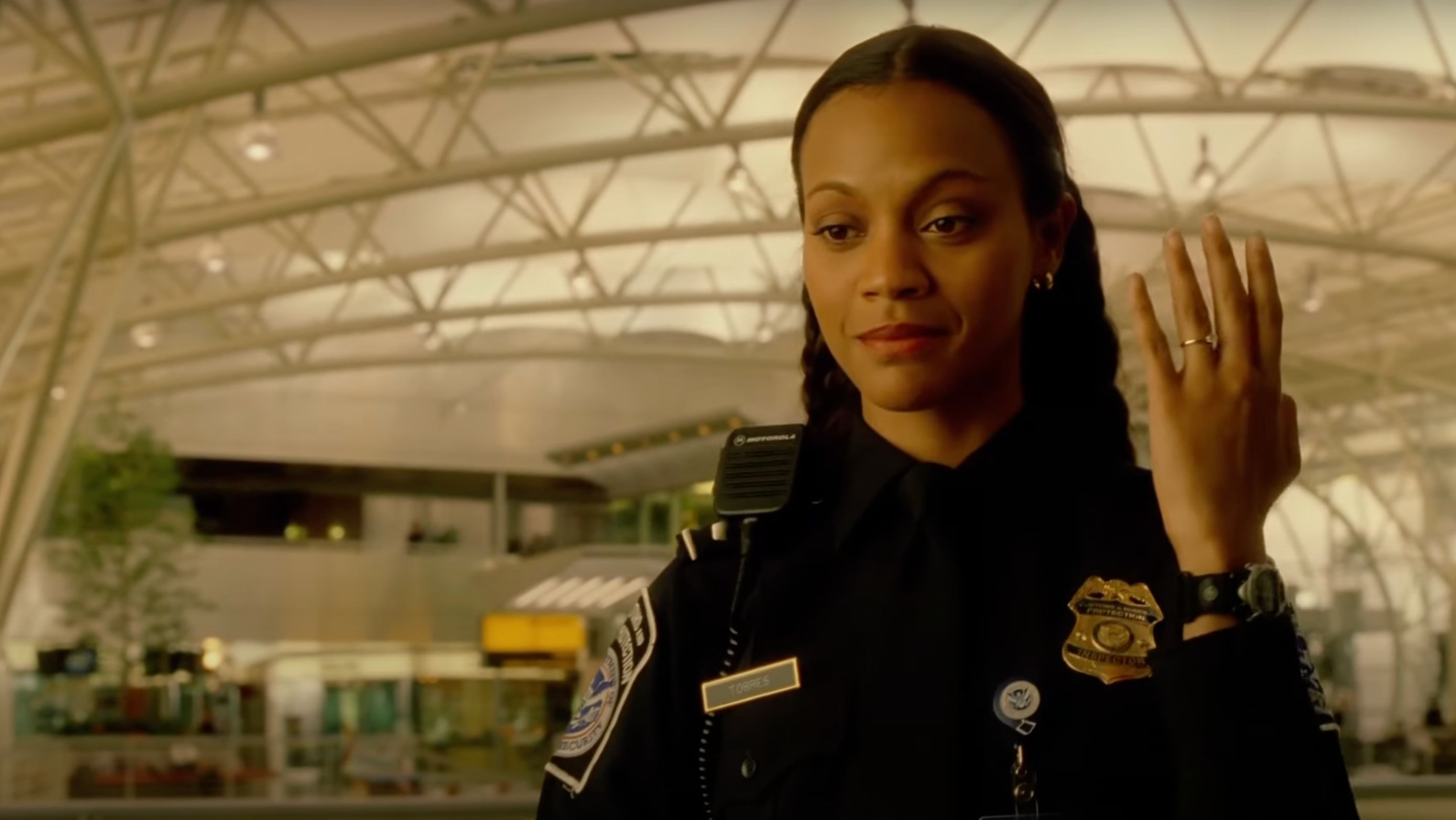 Zoe Salda&ntilde;a in The Terminal (Image via YouTube/@MOVIECLIPS) 