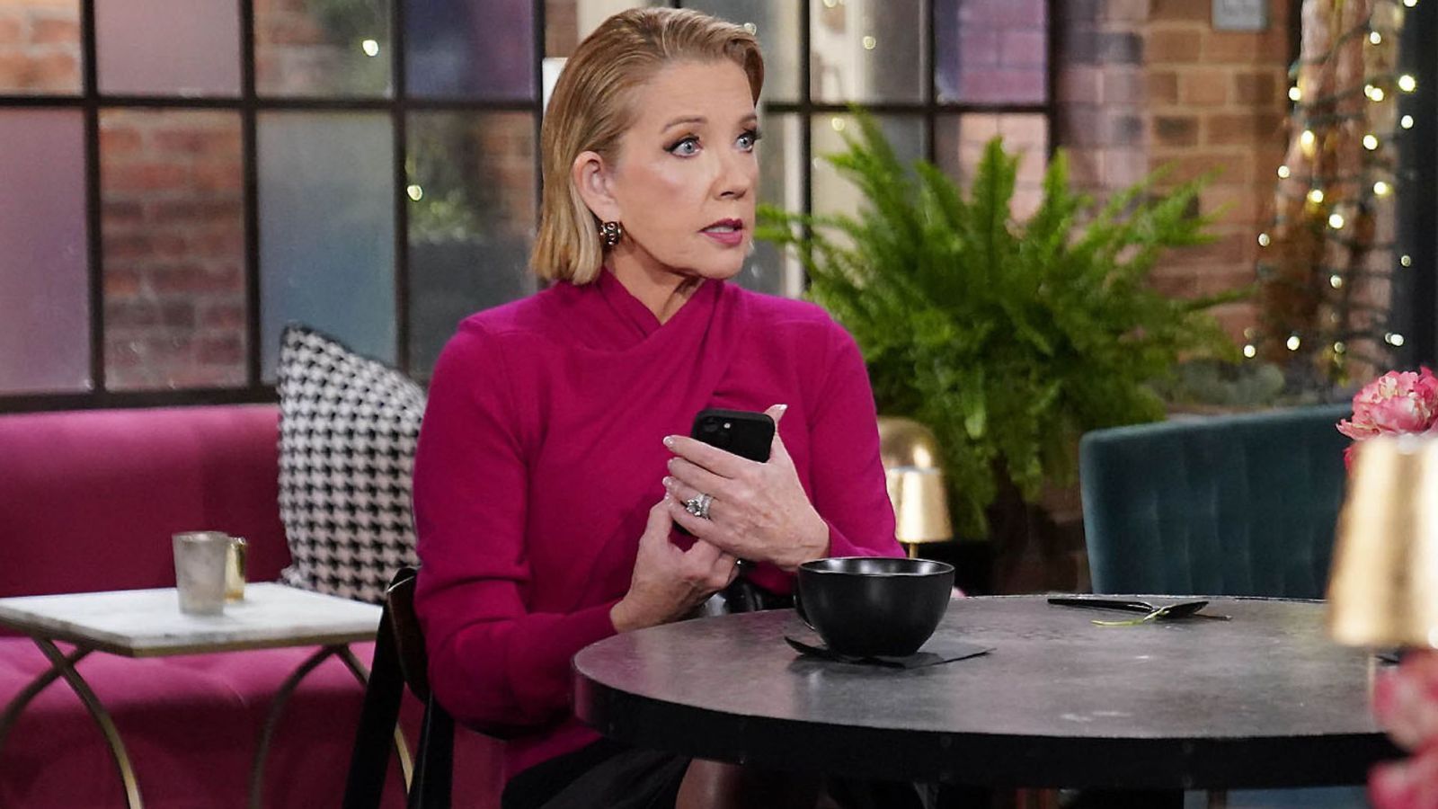 Nikki (Melody Thomas Scott) won
