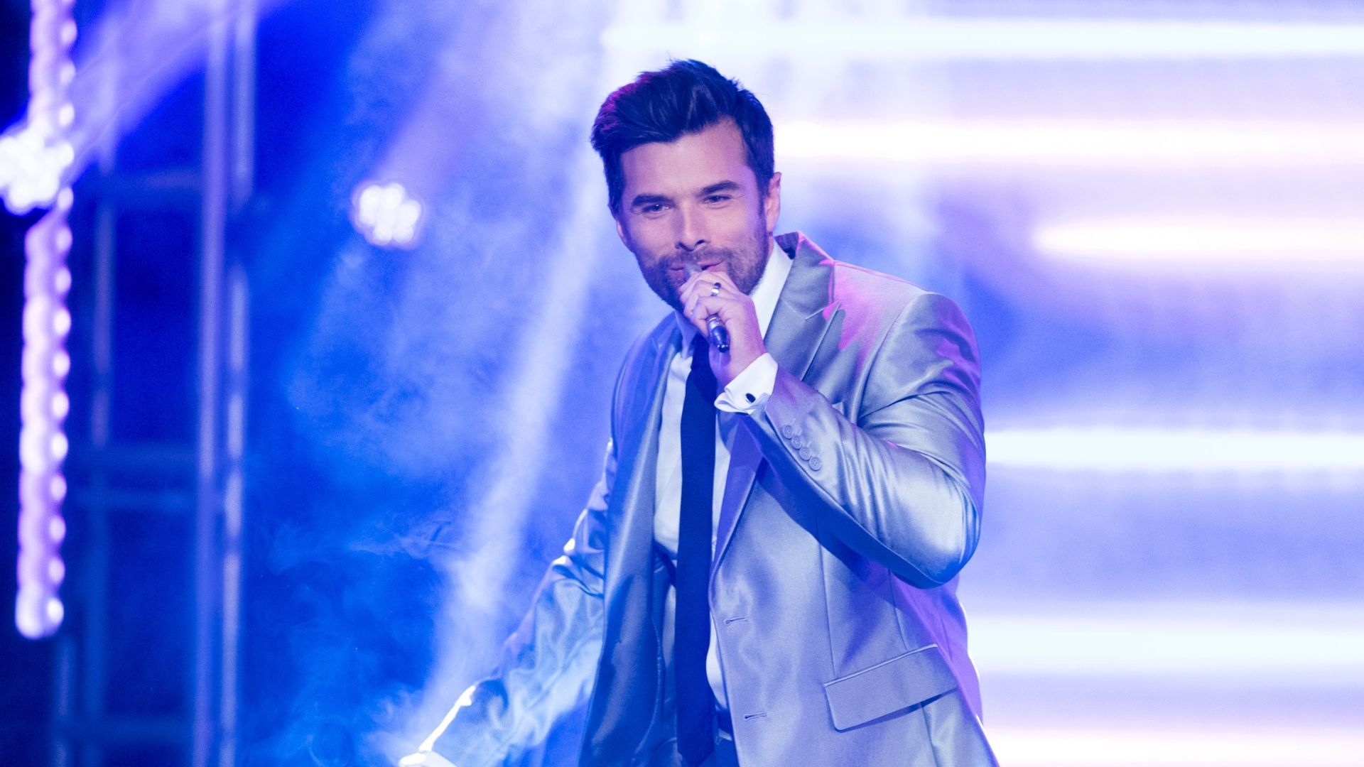 Chase returned to the stage with some friends | Image: ABC
